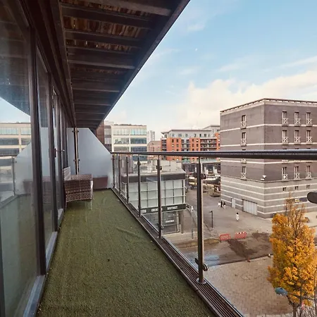 Dock Apt, Free Secure Parking! 2 Bed Apartament