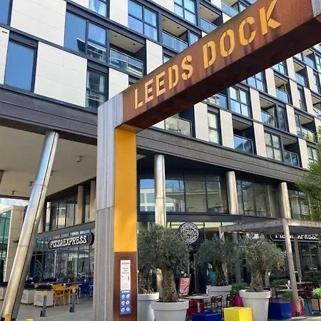 Leeds Dock Apt, Free Secure Parking! 2 Bed *