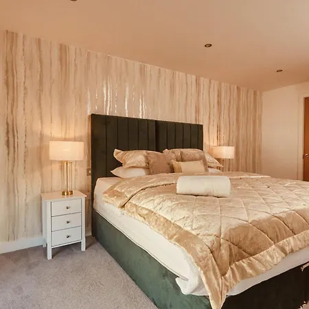 Dock Apt, Free Secure Parking! 2 Bed Leeds (West Yorkshire)