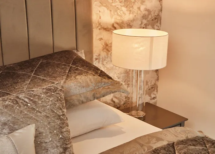 Dock Apt, Free Secure Parking! 2 Bed דירה *