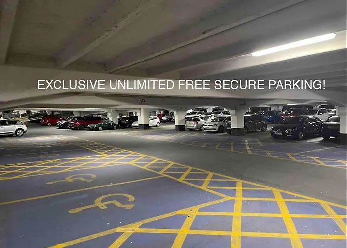 Dock Apt, Free Secure Parking! 2 Bed *