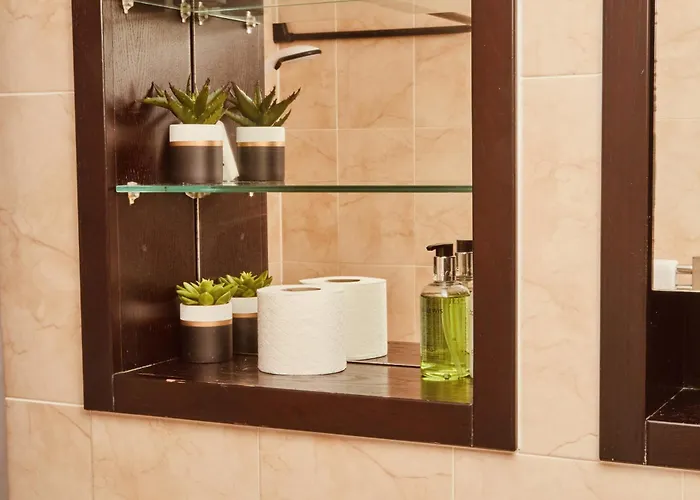 Dock Apt, Free Secure Parking! 2 Bed * לידס