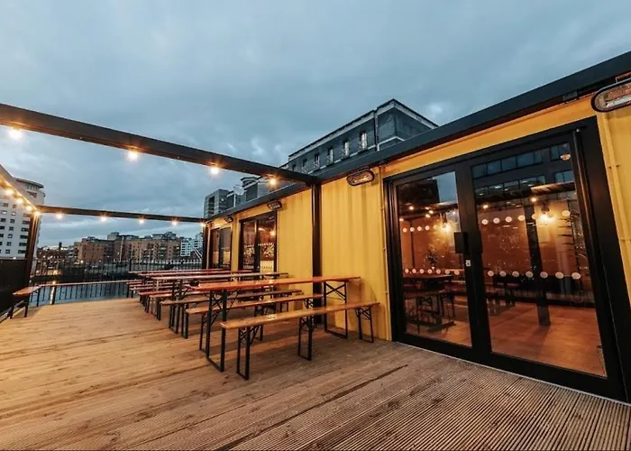 Dock Apt, Free Secure Parking! 2 Bed לידס