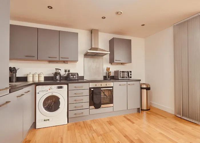 Dock Apt, Free Secure Parking! 2 Bed Appartement